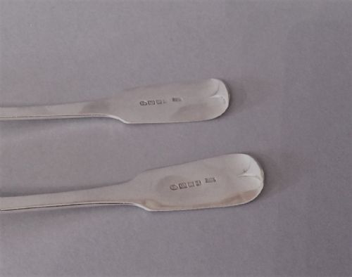 PAIR OF ANTIQUE EXETER SILVER TABLESERVING SPOONS 1831 - ADDITIONAL PHOTO 2