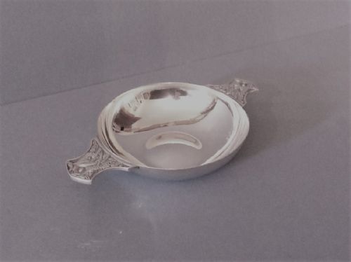 antique solid silver quaich or winetaster - CATEGORY: ANTIQUE SILVER - DATED 1930