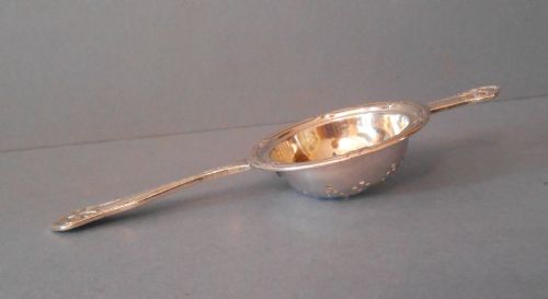 PRETTY ANTIQUE SOLID SILVER TEA STRAINER 1906 - ADDITIONAL PHOTO 2
