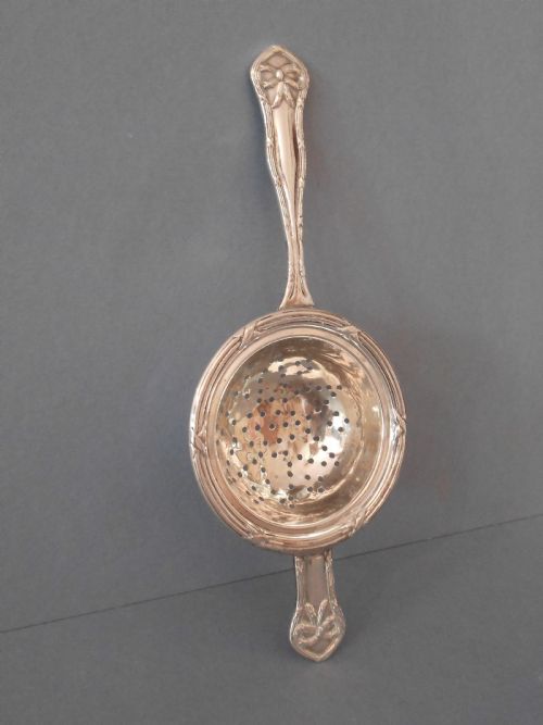 pretty antique solid silver tea strainer 1906 - CATEGORY: ANTIQUE SILVER - DATED EDWARDIAN