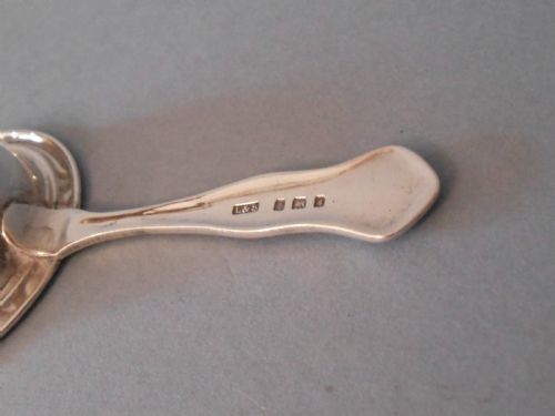 PRETTY ANTIQUE SOLID SILVER TEA STRAINER 1906 - ADDITIONAL PHOTO 4