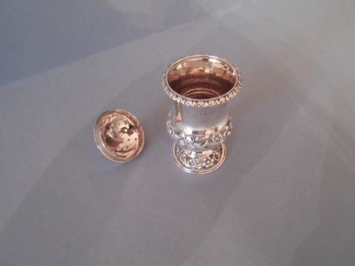ANTIQUE SOLID SILVER GEORGIAN POUNCE POT 1821 - ADDITIONAL PHOTO 2