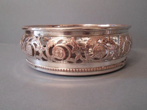 EXCELLENT PAIR OF ANTIQUE SILVER PLATED WINE COASTERS - ADDITIONAL PHOTO 3