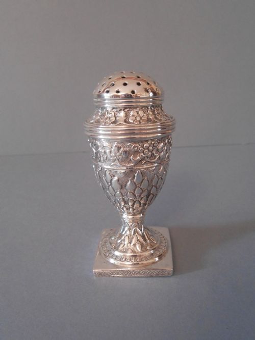 lovely antique victorian solid silver pounce pot 1884 - CATEGORY: ANTIQUE SILVER - DATED VICTORIAN