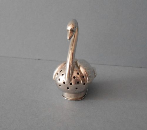 ANTIQUE VICTORIAN SOLID SILVER PEPPER 1895 - ADDITIONAL PHOTO 4