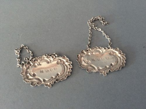 ANTIQUE SILVER PAIR OF DECANTER LABELS GIN WHISKEY - ADDITIONAL PHOTO 3