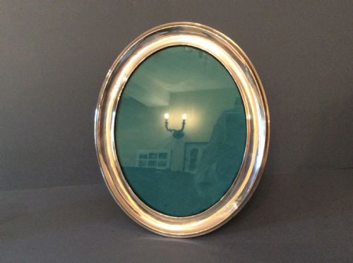 large solid silver oval photo frame - CATEGORY: ANTIQUE SILVER - DATED 1910