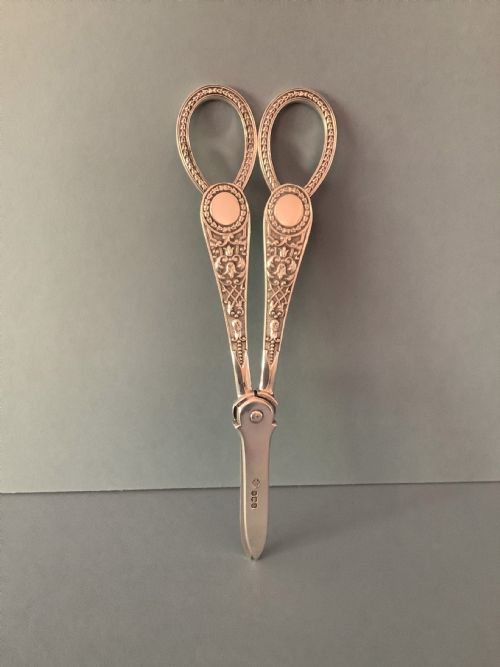 PAIR OF ANTIQUE SOLID SILVER GRAPE SCISSORS - ADDITIONAL PHOTO 1