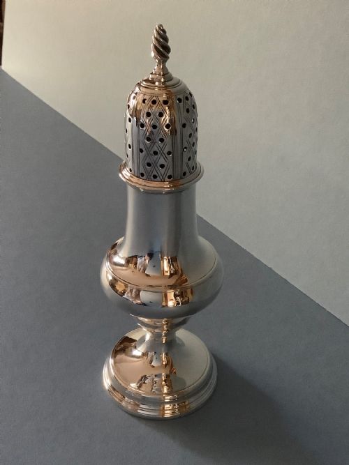 elegant antique georgian solid silver sugar caster - CATEGORY: ANTIQUE SILVER - DATED GEORGIAN