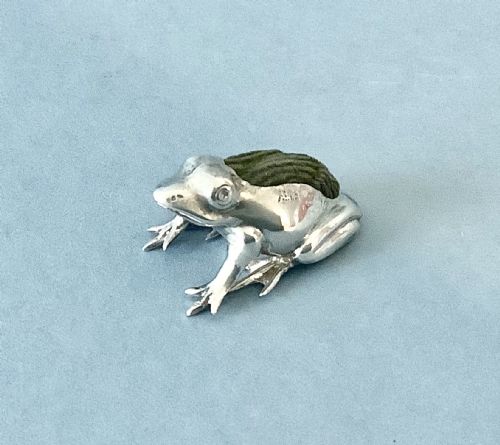 antique solid silver frog pin cushion - CATEGORY: ANTIQUE SILVER - DATED 1910