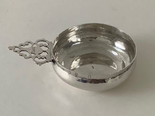 QUEEN ANNE BRITANNIA STANDARD SILVER BLEEDING BOWL 1702 - ADDITIONAL PHOTO 1