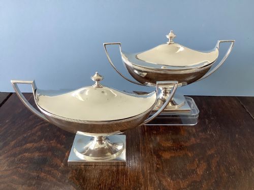 PAIR OF ANTIQUE GEORGIAN SILVER SAUCE TUREENS 1796 - ADDITIONAL PHOTO 5