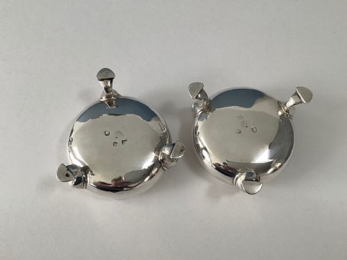 PAIR OF ANTIQUE GEORGIAN SILVER SALTS 1738 EDWARD WOOD - ADDITIONAL PHOTO 4