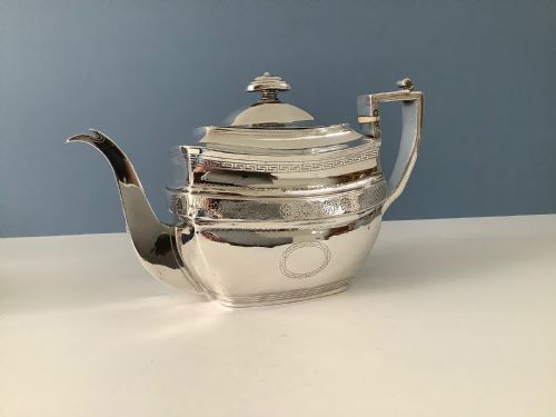 GEORGIAN SOLID SILVER TEAPOT AND STAND 1807 - ADDITIONAL PHOTO 1