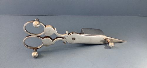 GEORGIAN OLD SHEFFIELD PLATE CANDLE SNUFFERS AND TRAY - ADDITIONAL PHOTO 2