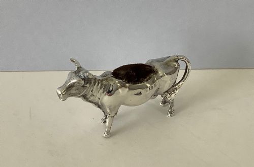 antique silver novelty pin cushion cow - CATEGORY: ANTIQUE SILVER - DATED EDWARDIAN