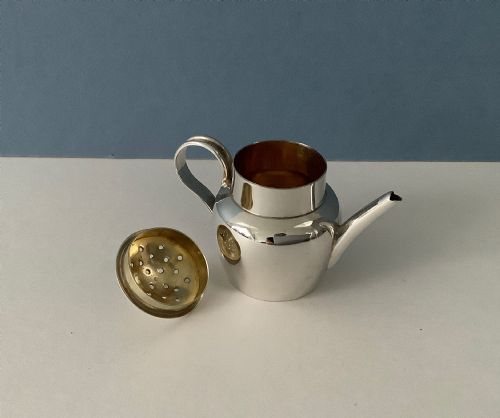 ANTIQUE VICTORIAN SILVER NOVELTY PEPPER POT - ADDITIONAL PHOTO 2