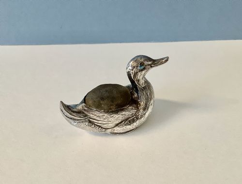 ANTIQUE EDWARDIAN SILVER PIN CUSHION DUCK - ADDITIONAL PHOTO 4