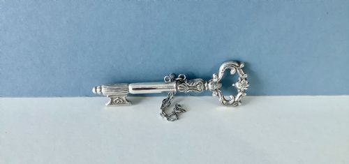 ANTIQUE SOLID SILVER NOVELTY NEEDLE KEY CASE - ADDITIONAL PHOTO 2