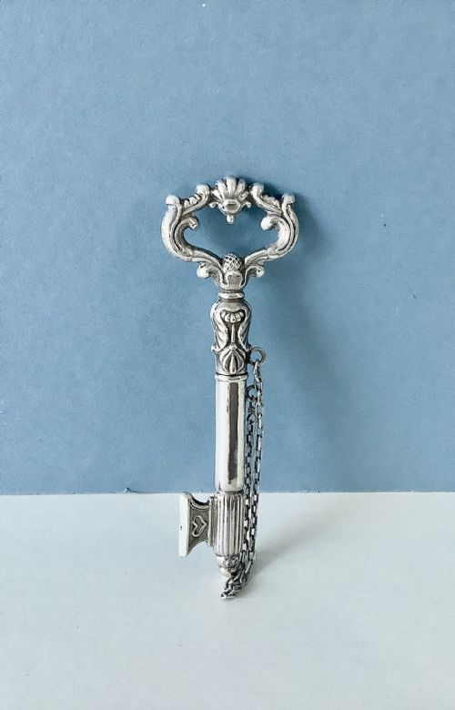 antique solid silver novelty needle key case - CATEGORY: ANTIQUE SILVER - DATED 19TH CENTURY