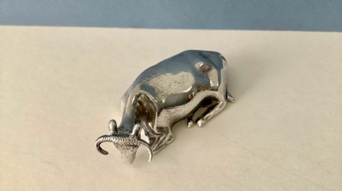 ANTIQUE SILVER SNUFF BOX RECUMBENT COW - ADDITIONAL PHOTO 2