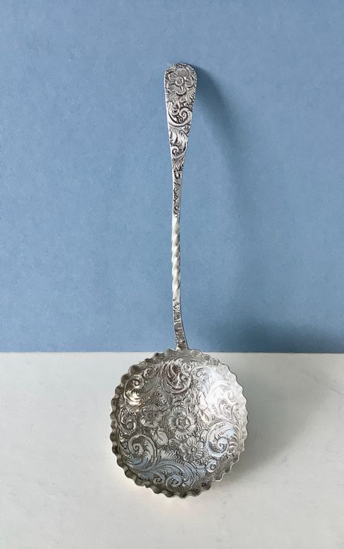 ANTIQUE VICTORIAN SOLID SILVER LADLE - ADDITIONAL PHOTO 5