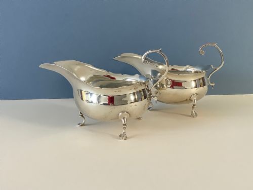 PAIR OF ANTIQUE SOLID SILVER SAUCE CREAM OR GRAVY BOATS - ADDITIONAL PHOTO 4