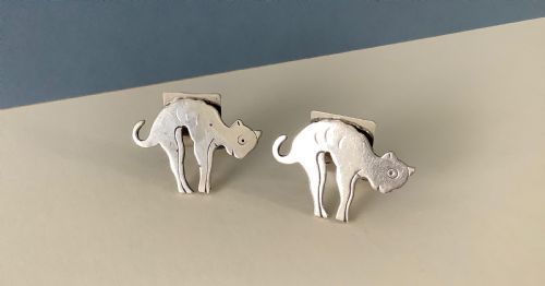 pair of novelty edwardian solid silver cat menu holders - CATEGORY: ANTIQUE SILVER - DATED EDWARDIAN