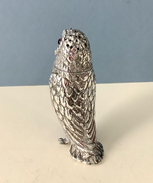ANTIQUE VICTORIAN SILVER OWL PEPPER POT - ADDITIONAL PHOTO 3