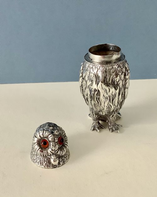 ANTIQUE VICTORIAN SILVER OWL PEPPER POT - ADDITIONAL PHOTO 8