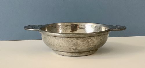 ANTIQUE LIBERTY PEWTER TUDRIC QUAICHE - ADDITIONAL PHOTO 3