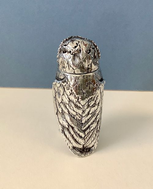 ANTIQUE VICTORIAN SILVER OWL PEPPER POT - ADDITIONAL PHOTO 4