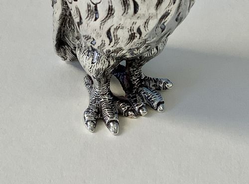 ANTIQUE VICTORIAN SILVER OWL PEPPER POT - ADDITIONAL PHOTO 6