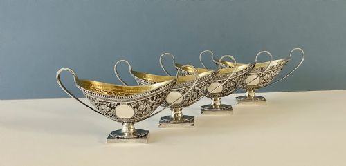 SET OF FOUR ANTIQUE SOLID SILVER PEDESTAL SALTS 1878 - ADDITIONAL PHOTO 8
