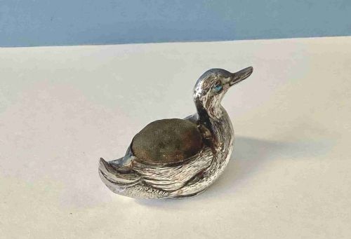 ANTIQUE EDWARDIAN SILVER PIN CUSHION DUCK - ADDITIONAL PHOTO 1