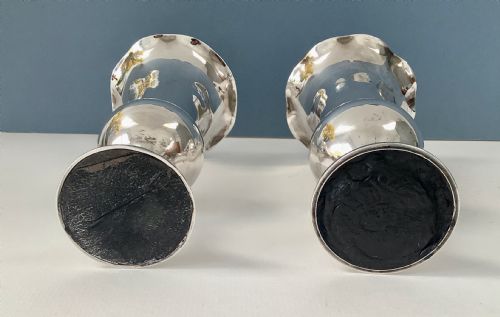 PAIR OF EDWARDIAN SOLID SILVER VASES COMYNS - ADDITIONAL PHOTO 2