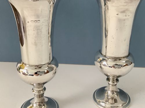 PAIR OF EDWARDIAN SOLID SILVER VASES COMYNS - ADDITIONAL PHOTO 3