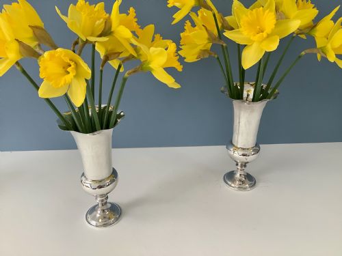 PAIR OF EDWARDIAN SOLID SILVER VASES COMYNS - ADDITIONAL PHOTO 5