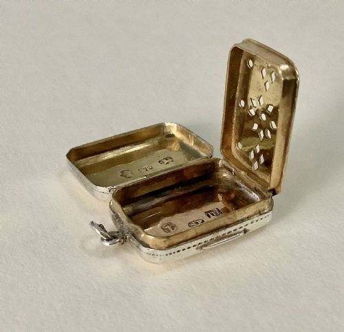 ANTIQUE MINIATURE GEORGIAN SILVER VINAIGRETTE PEMBERTON