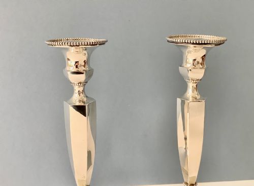 PAIR OF ELEGANT SILVER CANDLESTICKS - ADDITIONAL PHOTO 5