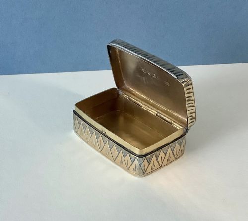 ANTIQUE VICTORIAN GILDED SILVER SNUFF BOX - ADDITIONAL PHOTO 5