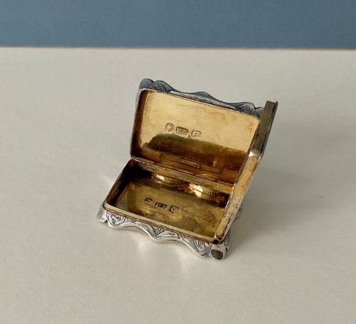 ANTIQUE SILVER CASTLE TOP VINAIGRETTE - ADDITIONAL PHOTO 8