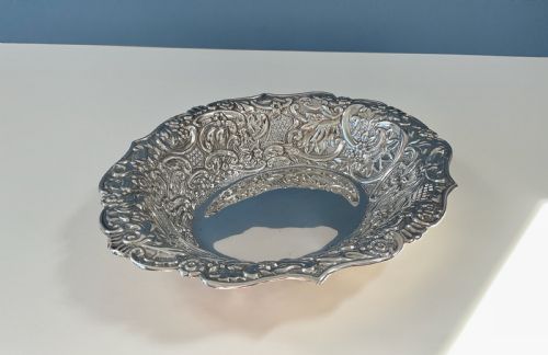 LARGE ANTIQUE EDWARDIAN SOLID SILVER DISH - ADDITIONAL PHOTO 3