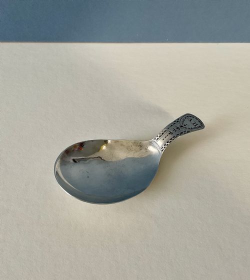 ANTIQUE SILVER GEORGIAN CADDY SPOON - ADDITIONAL PHOTO 4