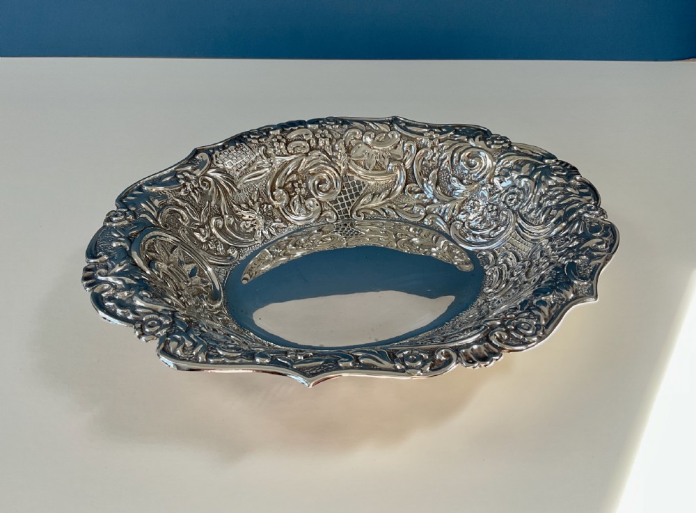Large Antique Edwardian Solid Silver Dish View V