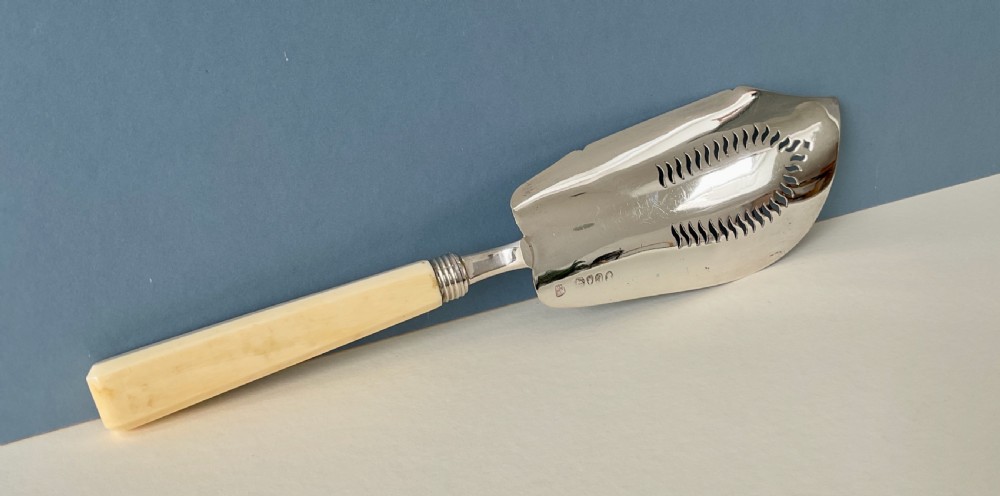 Antique Georgian Silver Fish Slice View IV