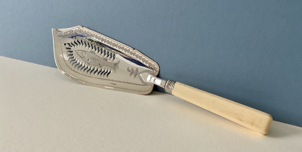 Antique Georgian Silver Fish Slice View VI