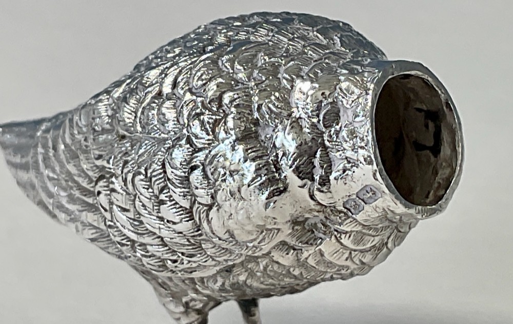 A small silver novelty box sculpted in the form of a standing snipe bird with detailed feather texturing and a long beak. View V