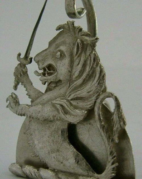 fig 1. SUPERB RARE SOLID SILVER ASHBY FAMILY CRESTED MENU HOLDER c1940 LION