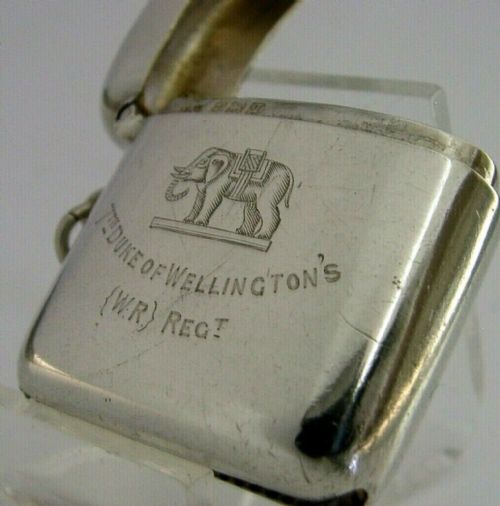 fig 1. RARE ENGLISH STERLING SILVER DUKE of WELLIGTON REG MILITARY VESTA CASE 1916 WWI